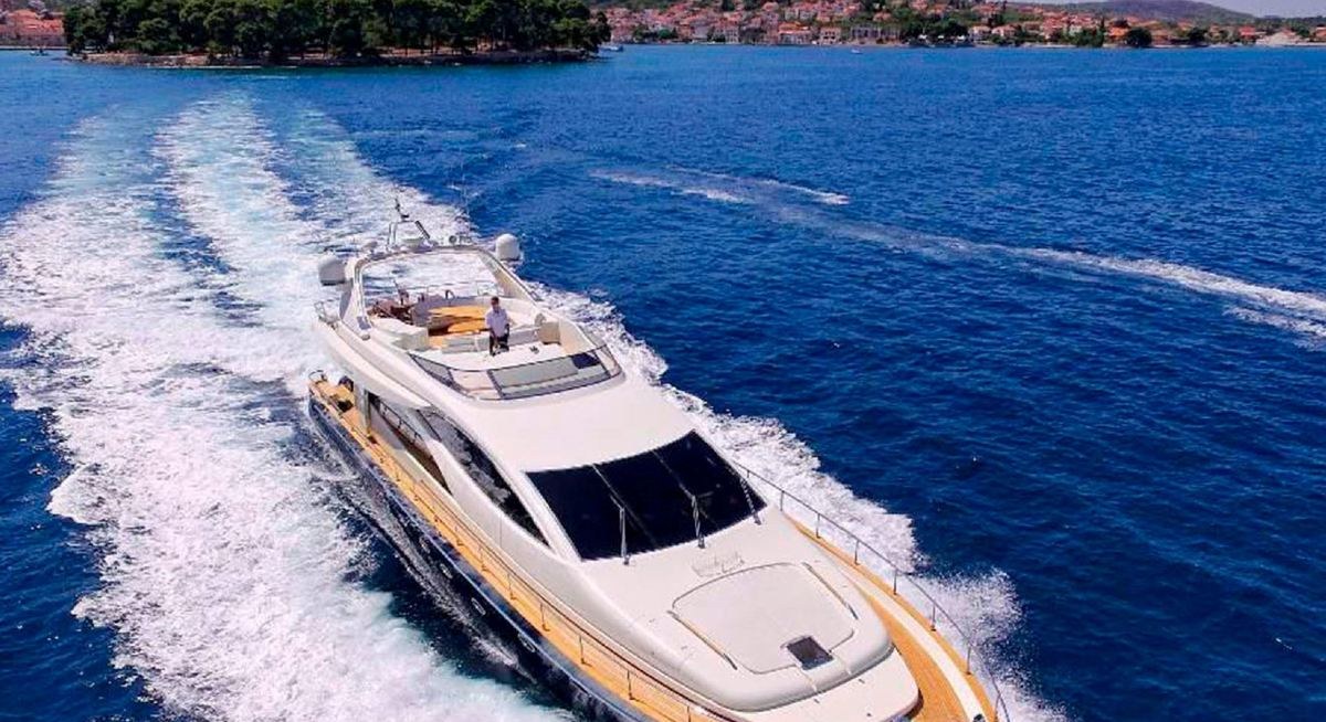 888 yacht charter 1
