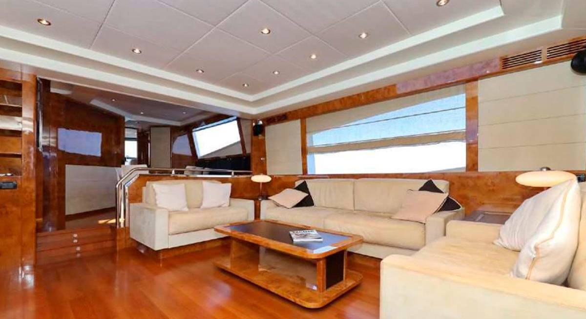 888 yacht charter 5