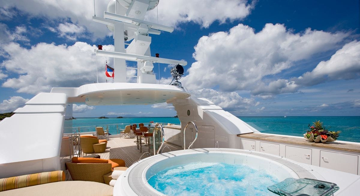 ADAMAS VI yacht charter 2