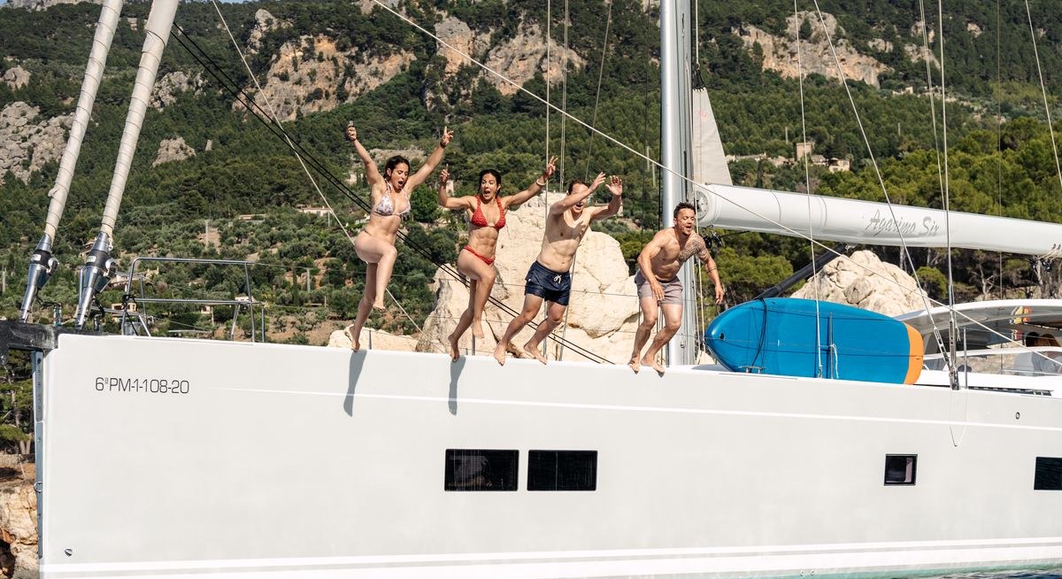 AGARIMO SIX yacht charter 4