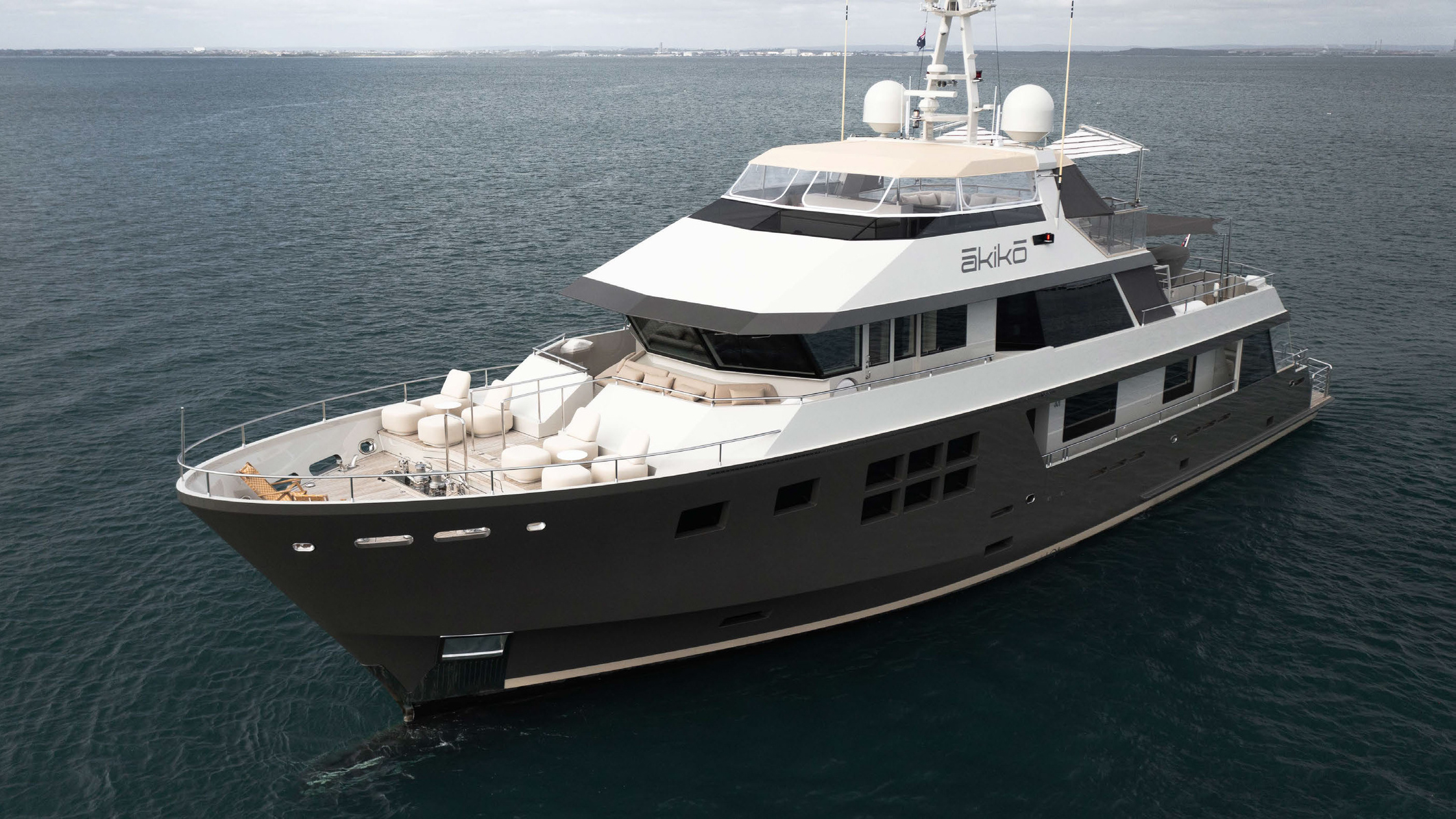 Yacht charter AKIKO YACHT CHARTER