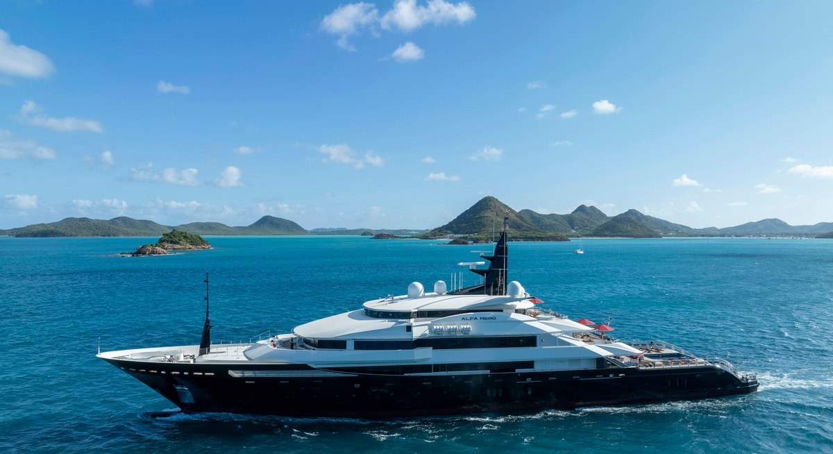 Yacht charter ALFA NERO YACHT CHARTER