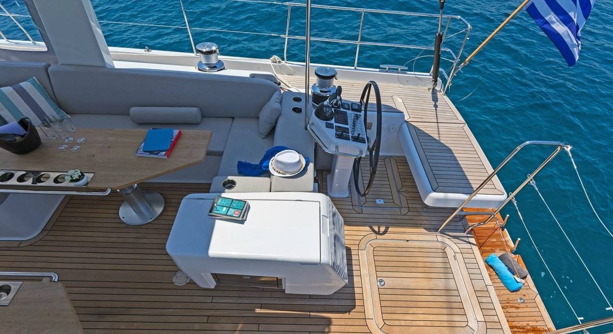 ALIZEE yacht charter 4