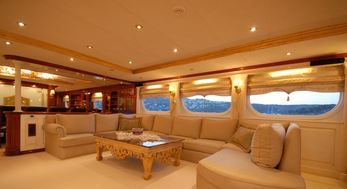 ALKANOST yacht charter 2