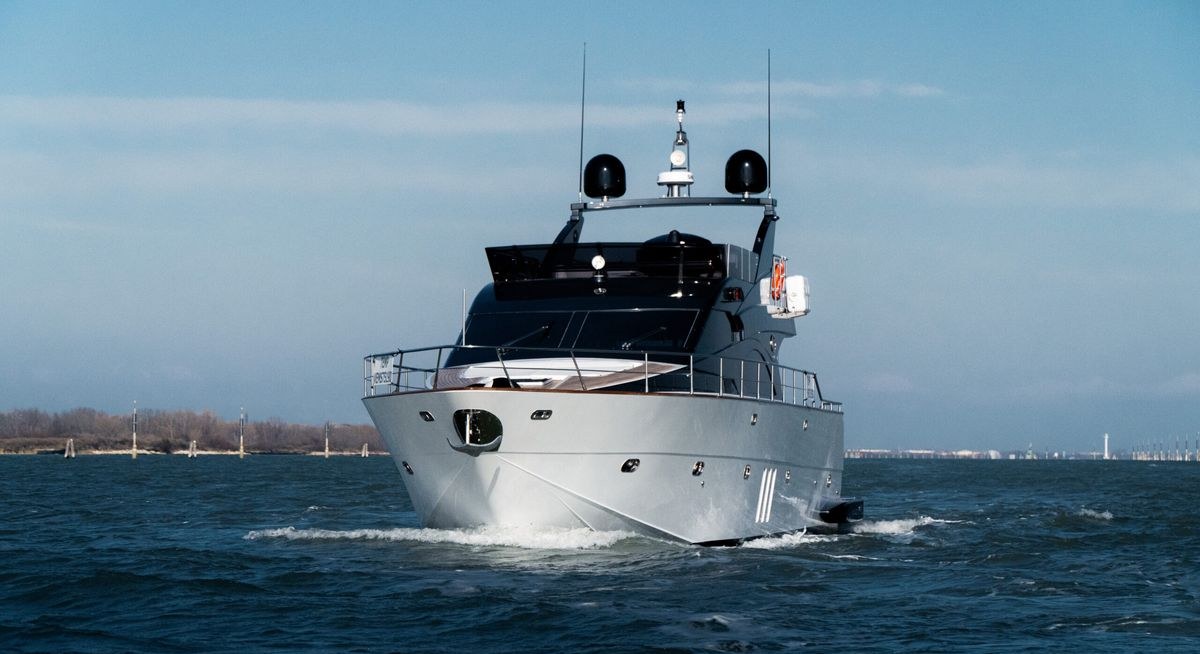 ALMA DE MAR yacht charter 2