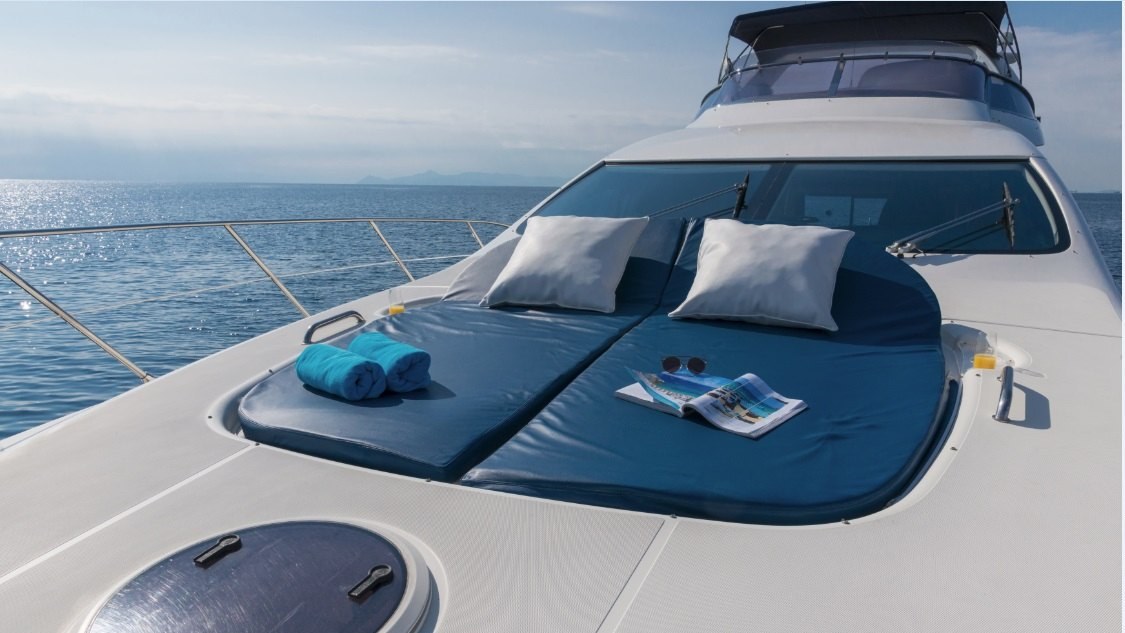 ALMAZ yacht charter 2