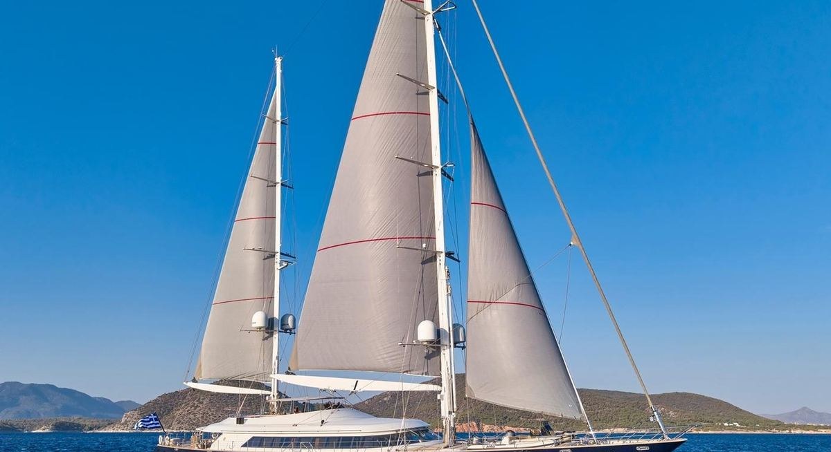 Yacht charter ALMYRA II YACHT CHARTER