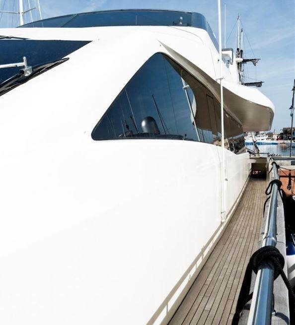 ALRISHA yacht charter 2