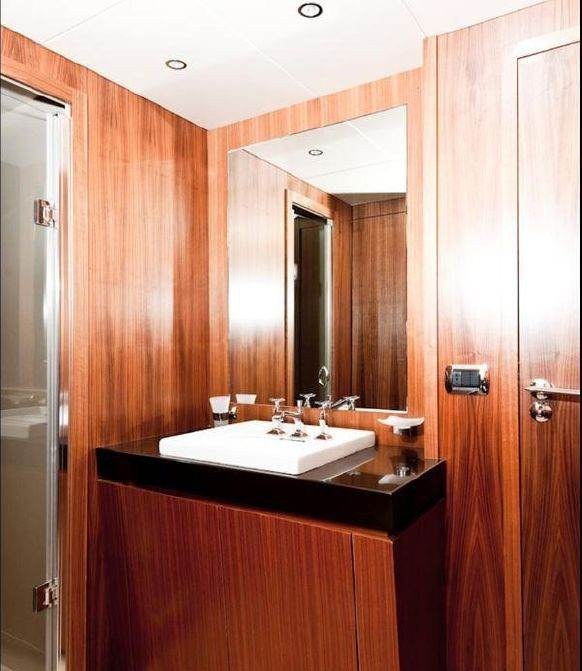 ALRISHA yacht charter 3