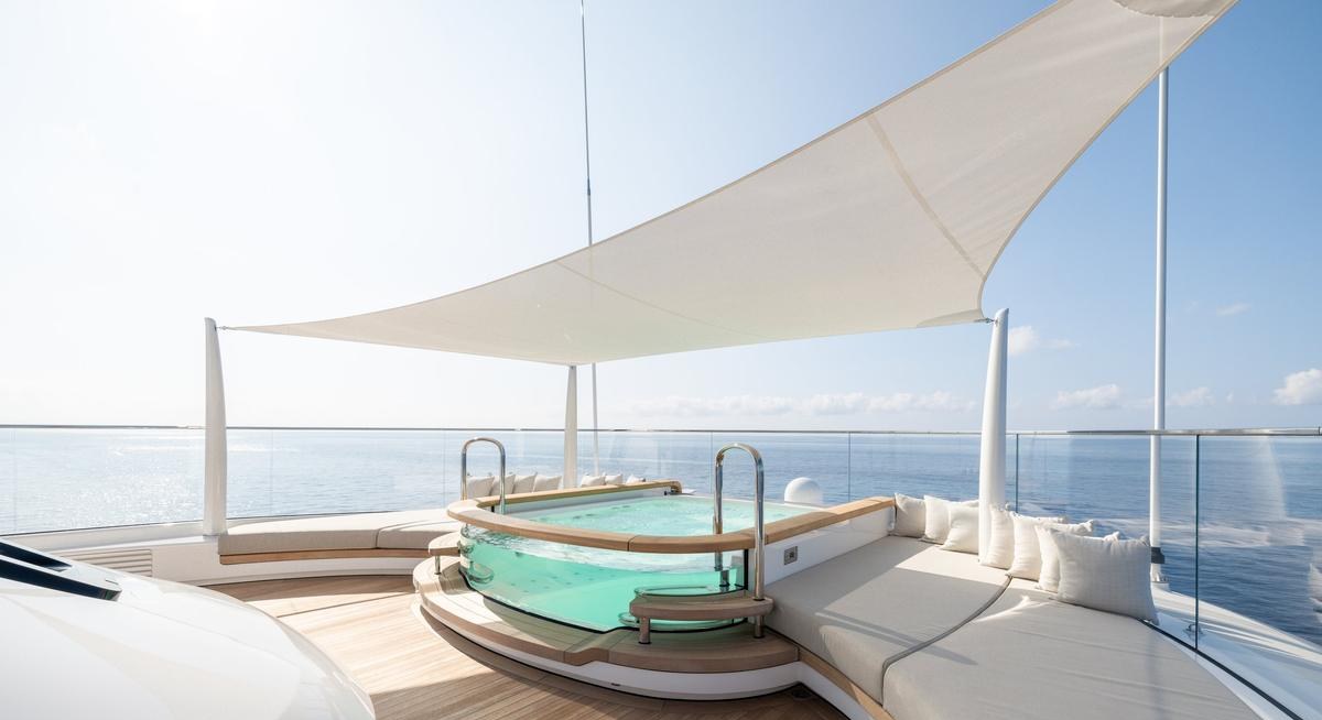 ALVIA yacht charter 2