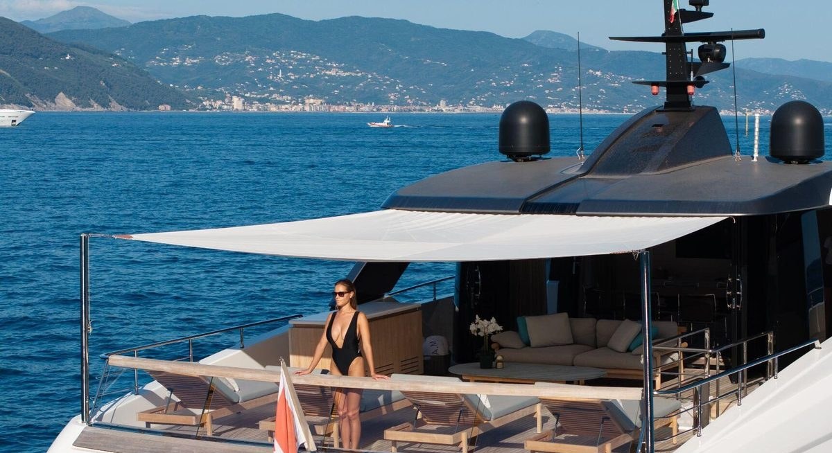 AM yacht charter 3