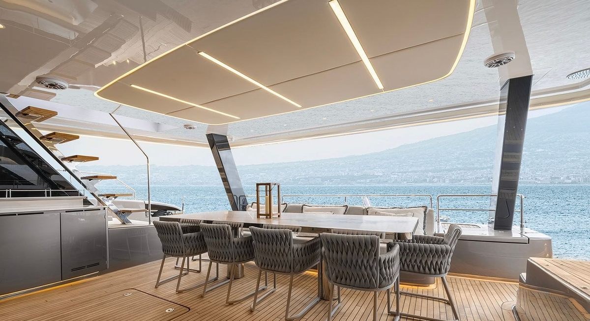 AMILEO yacht charter 3
