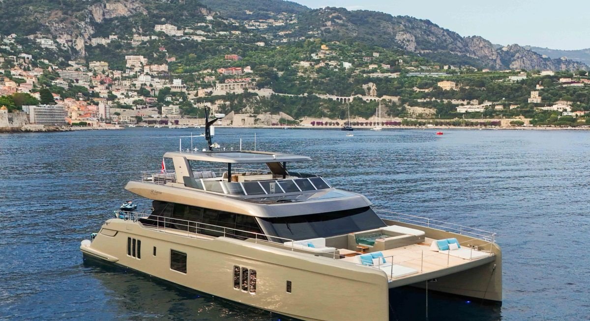 Yacht charter AMITATU YACHT CHARTER