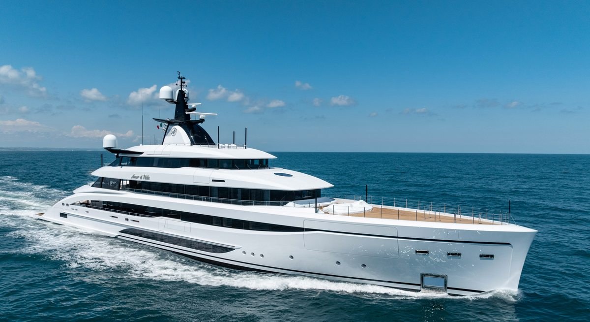 تأجير يخت AMOR A VIDA YACHT CHARTER