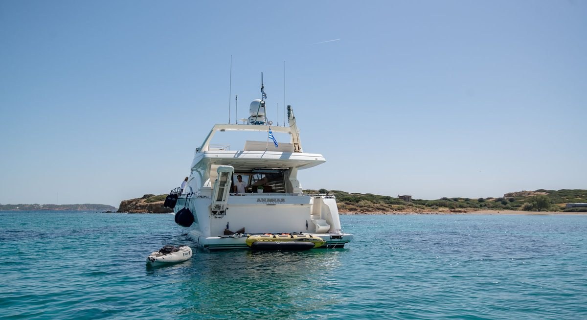 ANANAS yacht charter 3