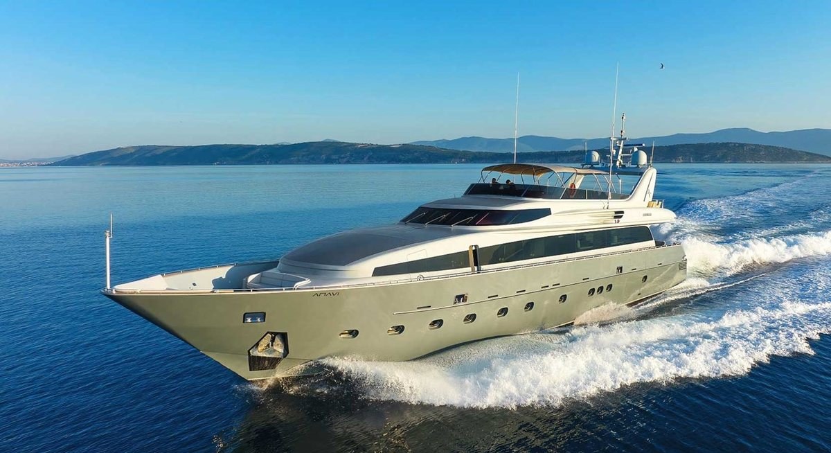 ANAVI yacht charter 1
