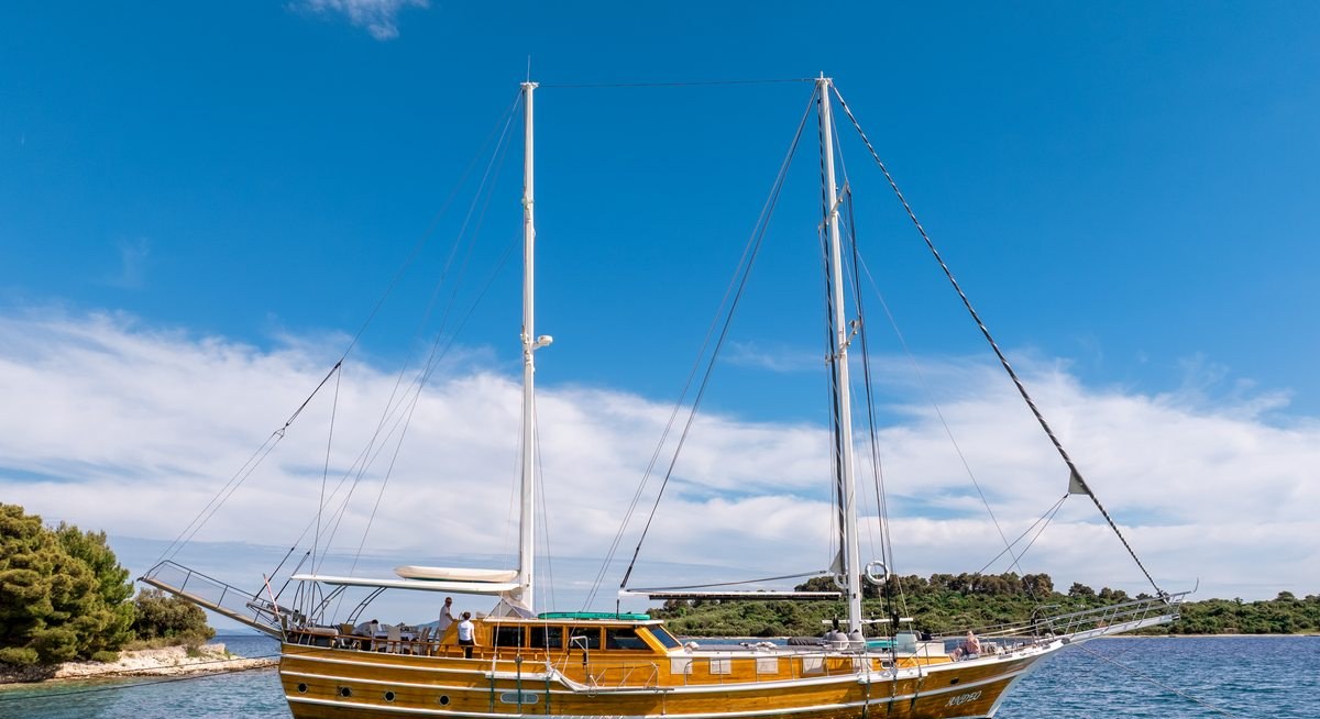ANDEO yacht charter 1