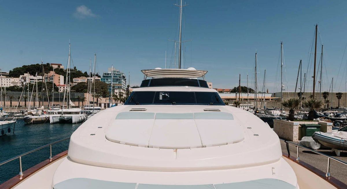 APOLLO I yacht charter 2