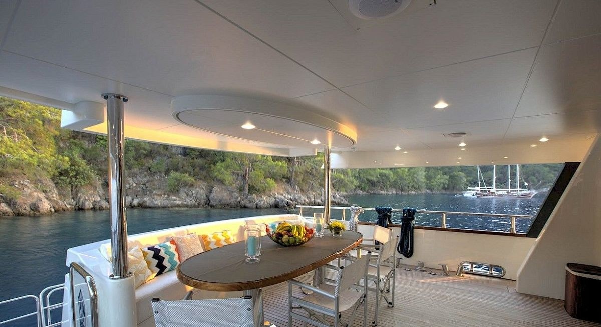 ARCHSEA yacht charter 5