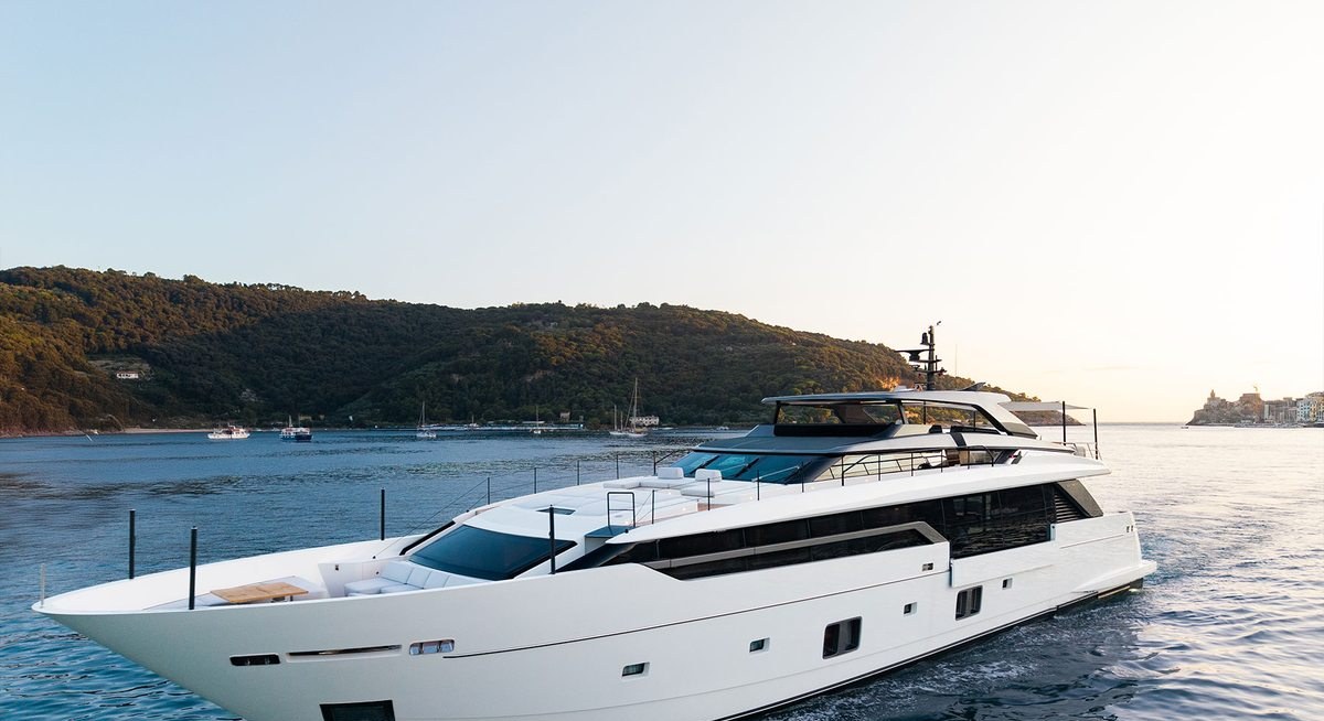 ARESYA yacht charter 1