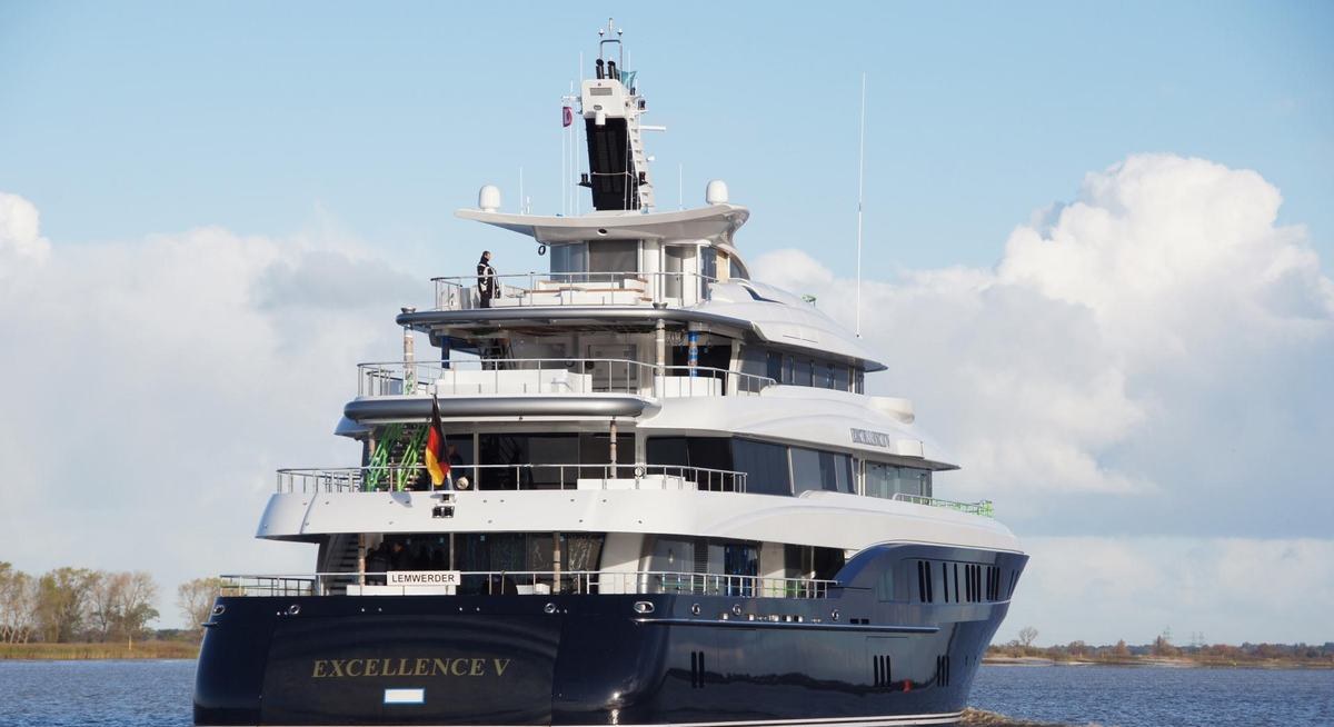 ARIENCE yacht charter 4