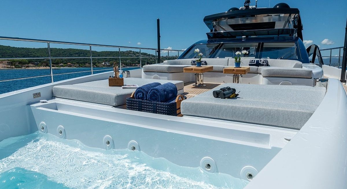 ARSANA yacht charter 1