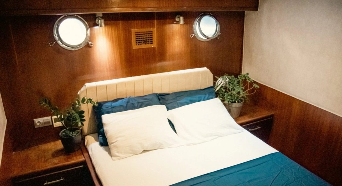 ATHEN.A yacht charter 3