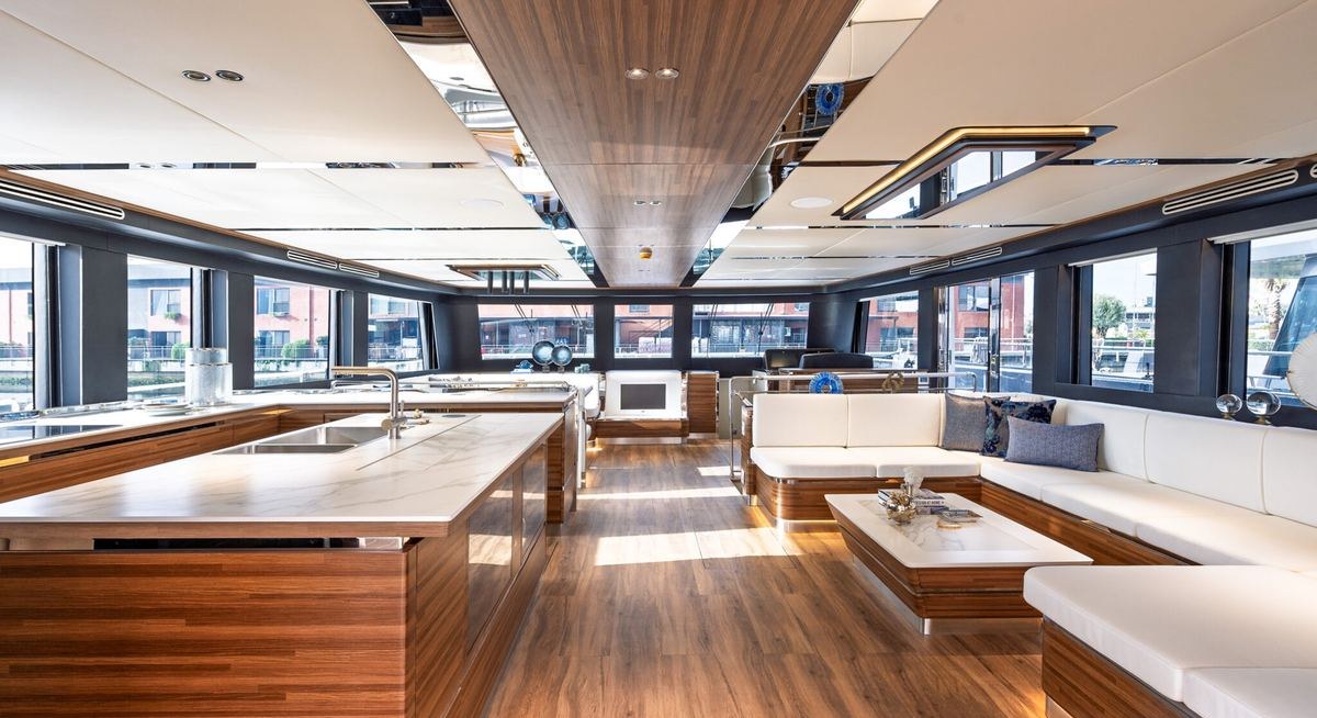 ATRAVERSIA yacht charter 5