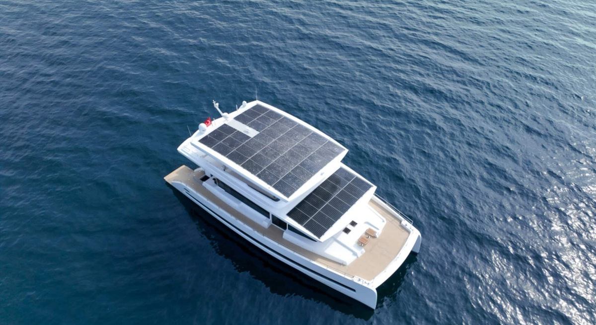 ATRAVERSIA yacht charter 4