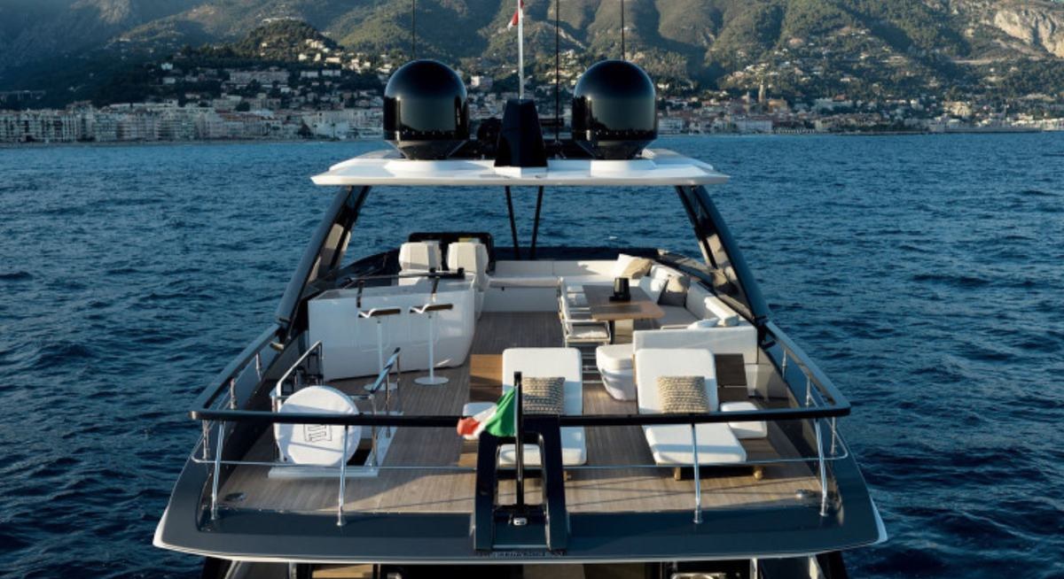 AURORE yacht charter 3