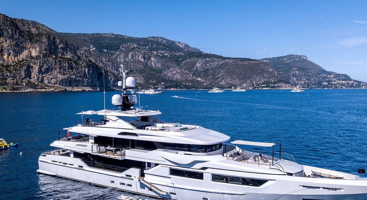 AXIOS yacht charter 1