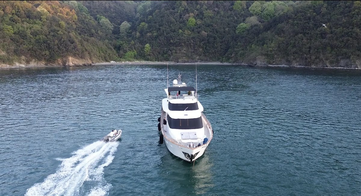AYEM yacht charter 4