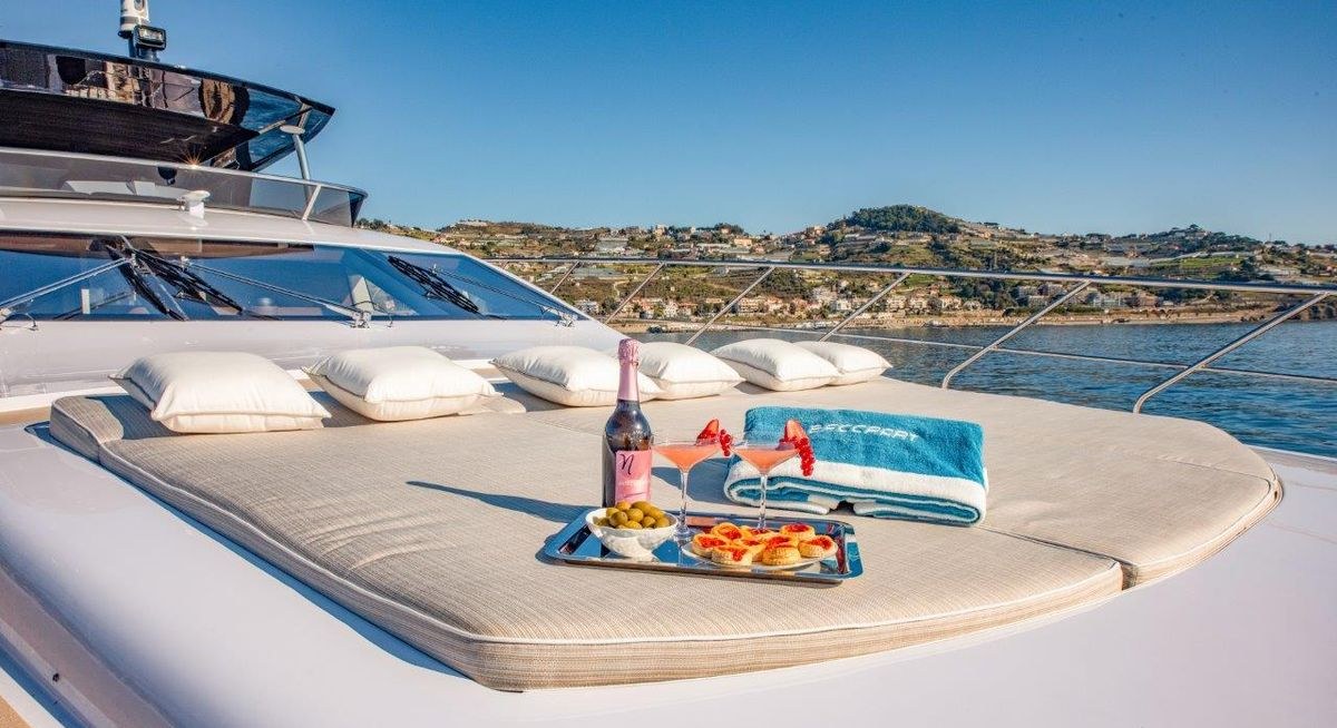 BACCARAT yacht charter 2