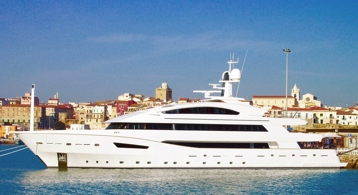 BEATRIX yacht charter 1