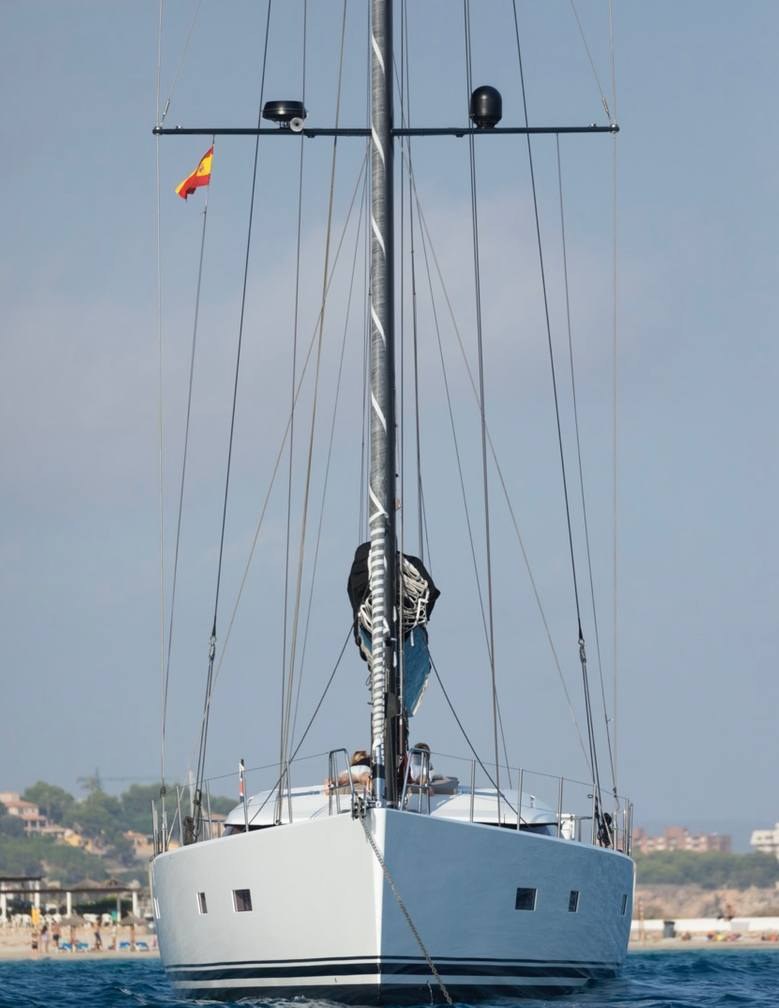 BEAUTIFUL DAY yacht charter 4