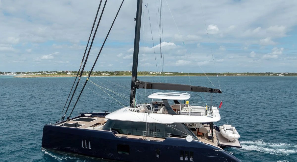 BELLDIA yacht charter 1