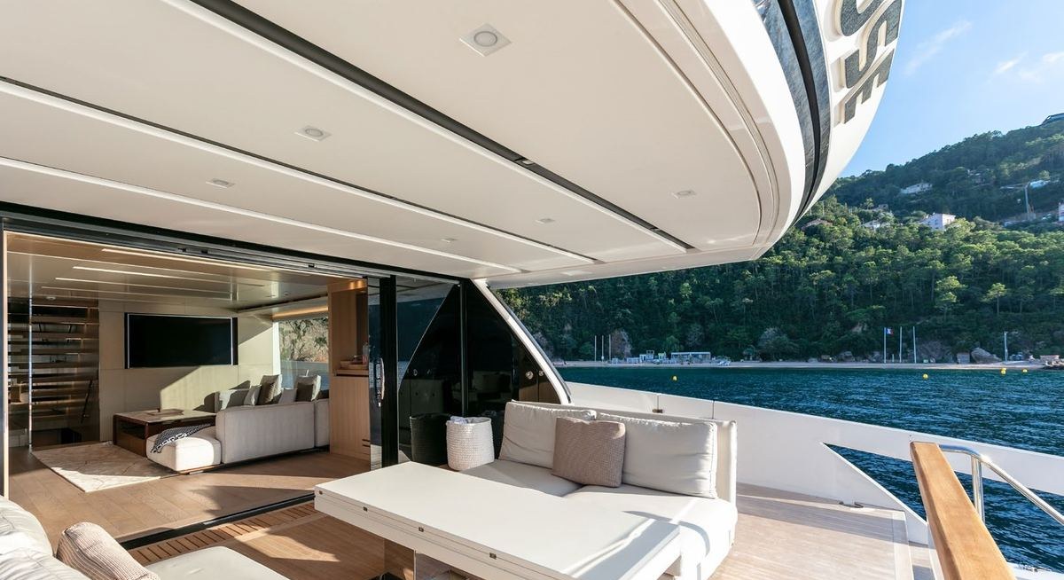 BELLE DE NUIT yacht charter 4