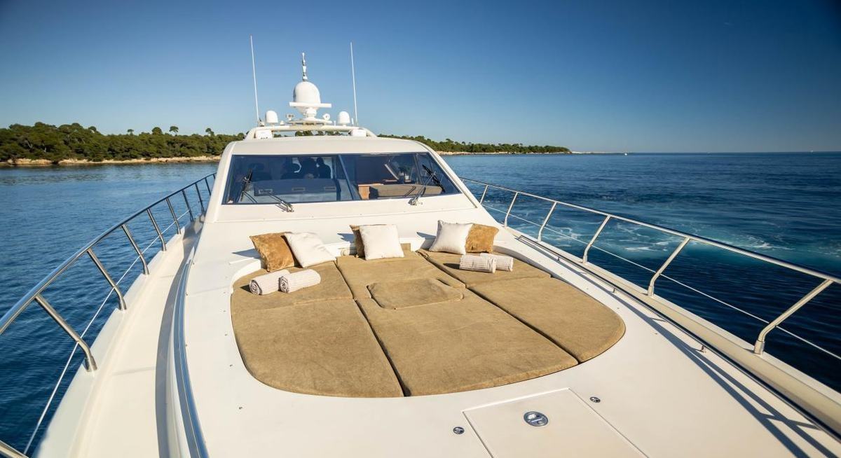 BEST MOUNTAIN yacht charter 2