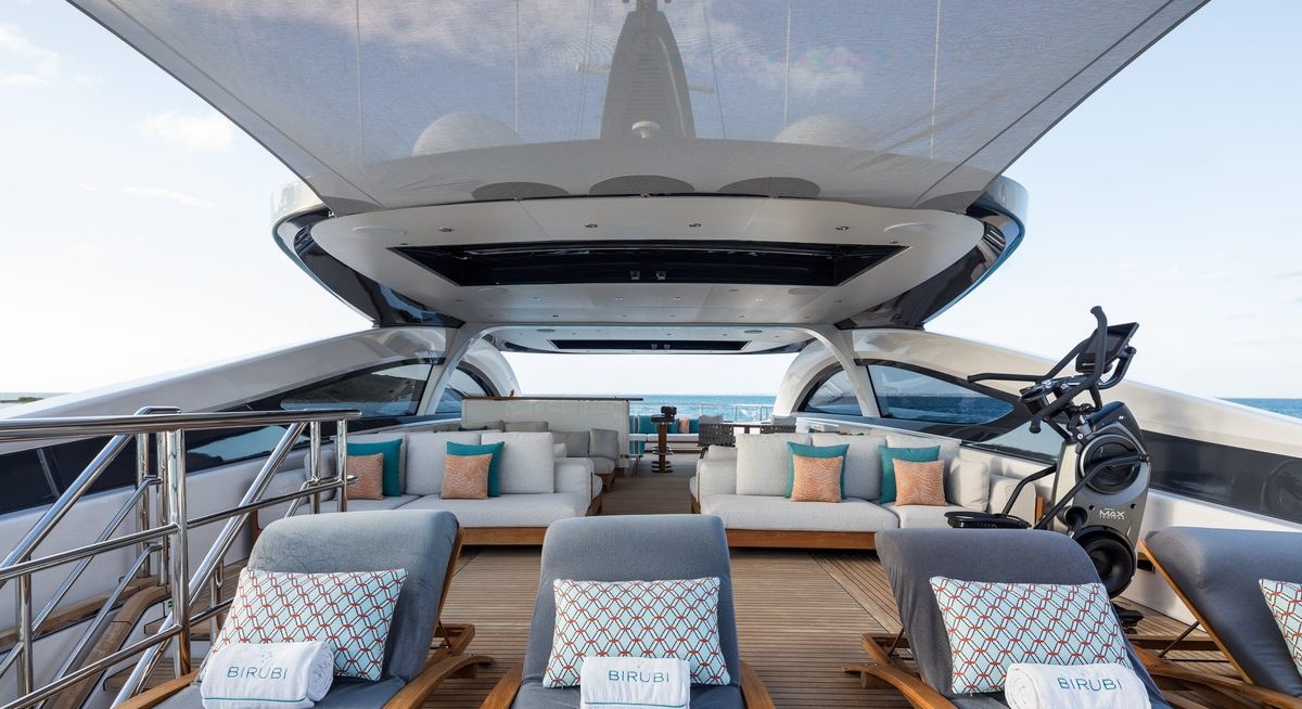 BIRUBI yacht charter 3