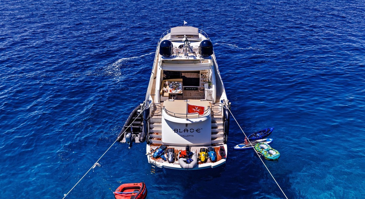 BLADE 6 yacht charter 5