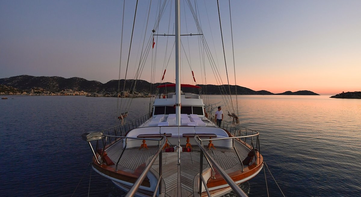 BLU DREAM yacht charter 3