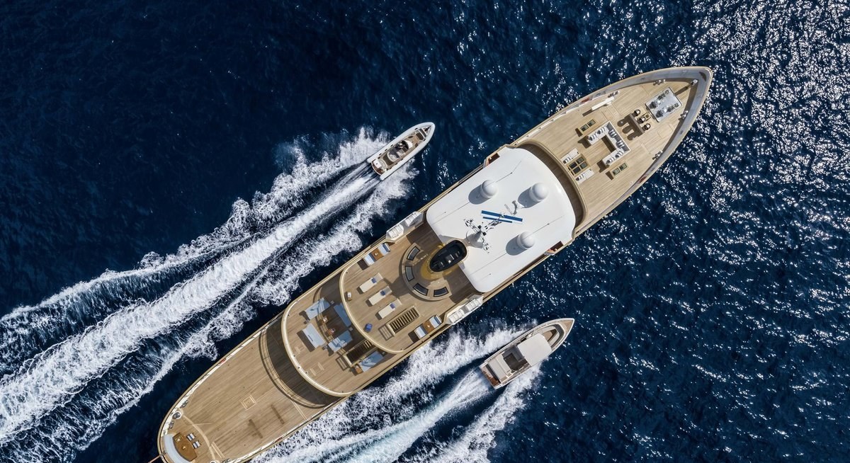 BLUE II yacht charter 5