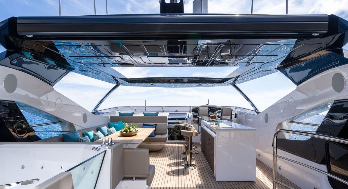 BLUE INFINITY ONE yacht charter 2