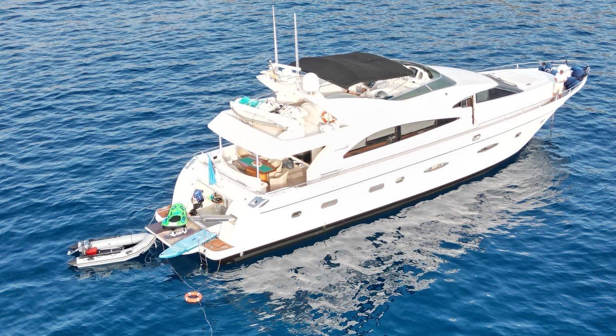 BLUE OCEAN yacht charter 5