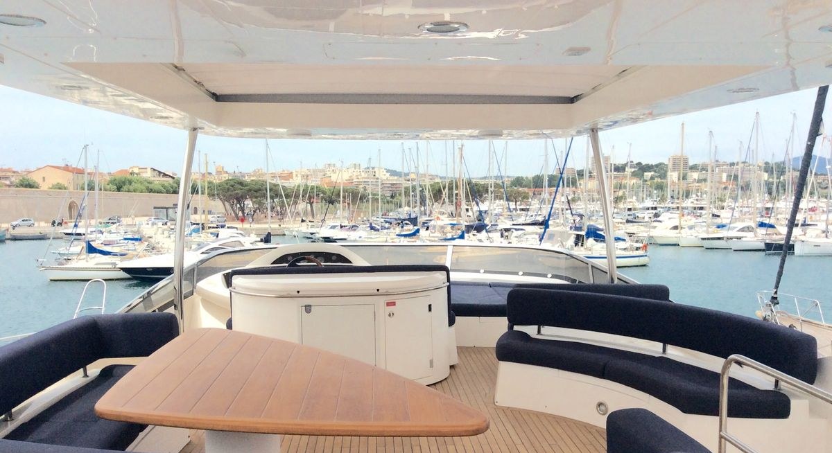 BLUEQUEST II yacht charter 3