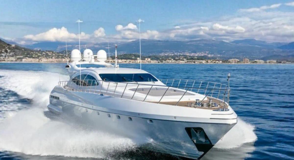 BO yacht charter 1