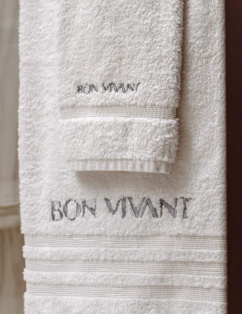 Yacht charter BON VIVANT YACHT CHARTER