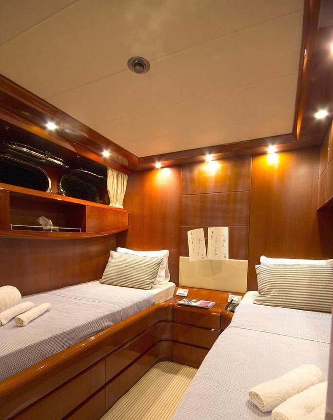 CAELUM yacht charter 3