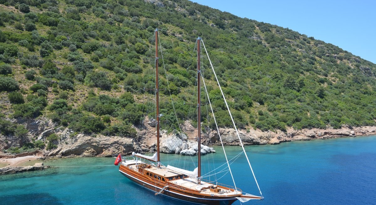 CAKIRYILDIZ yacht charter 2