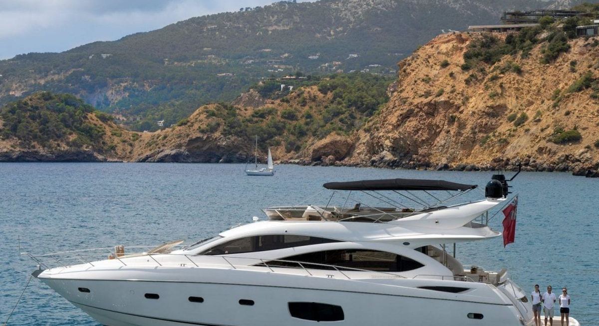 CALA DI LUNA yacht charter 1
